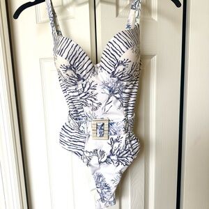 Cosita Linda Luxury Beachwear Blue and White Patterned Swimsuit